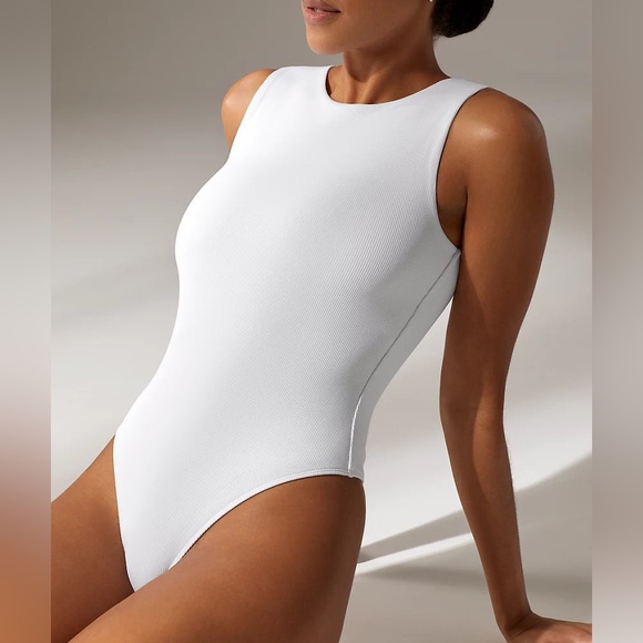 Aritzia Tops - Aritzia Babaton Contour Rib Muscle Bodysuit